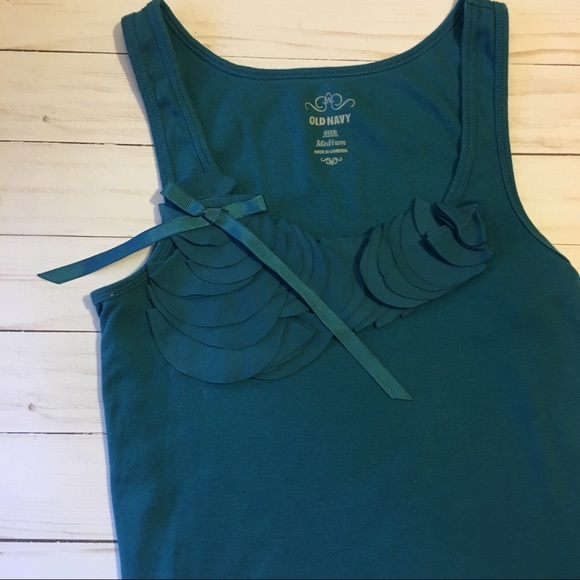 Blue tank with neckline details - Picture 3 of 3